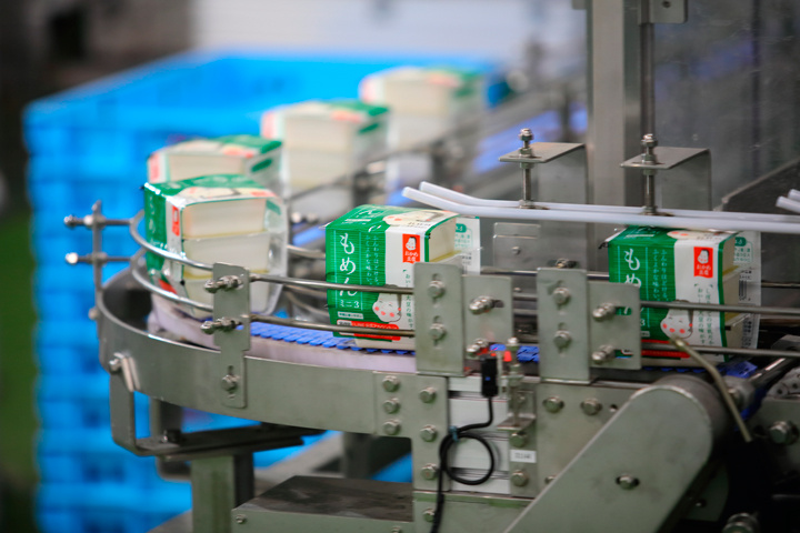 豆腐工場の製造ライン