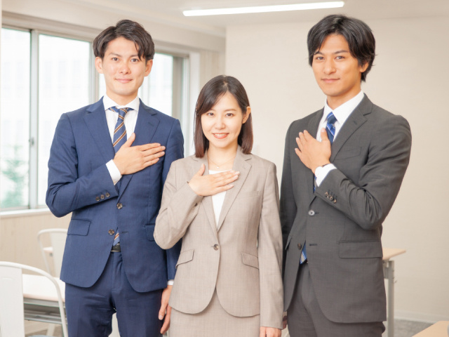 登録された個人情報や転職活動している事は完全非公開です。