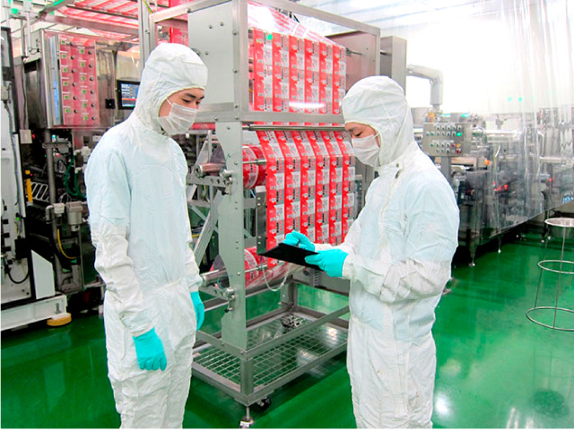 男2名 製造研修中