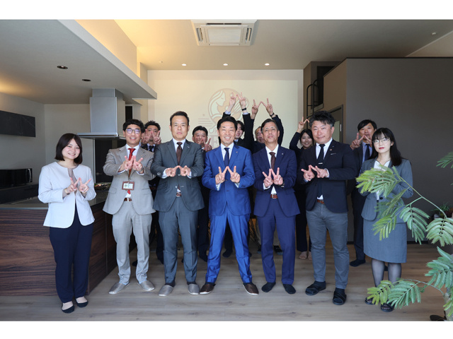 スタッフ集合写真　ウィザースホーム