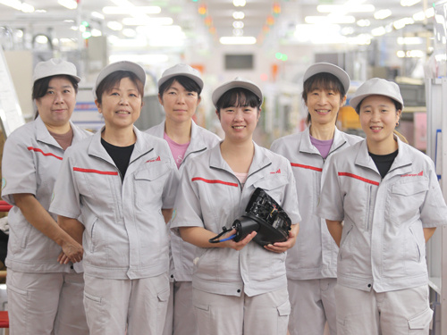 美里工業　女性スタッフ