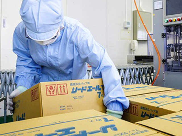 大協薬品工業 製品の梱包作業