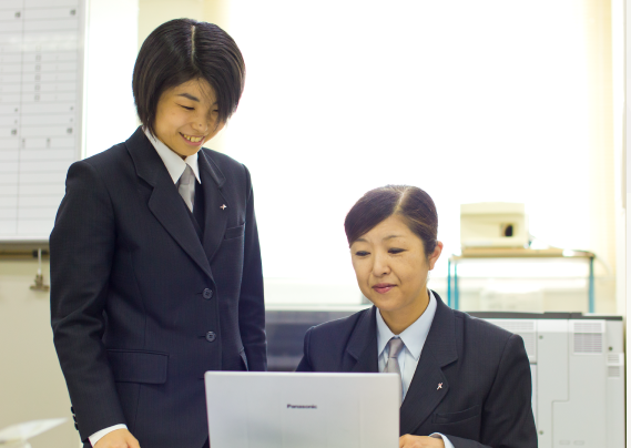 社内での仕事風景