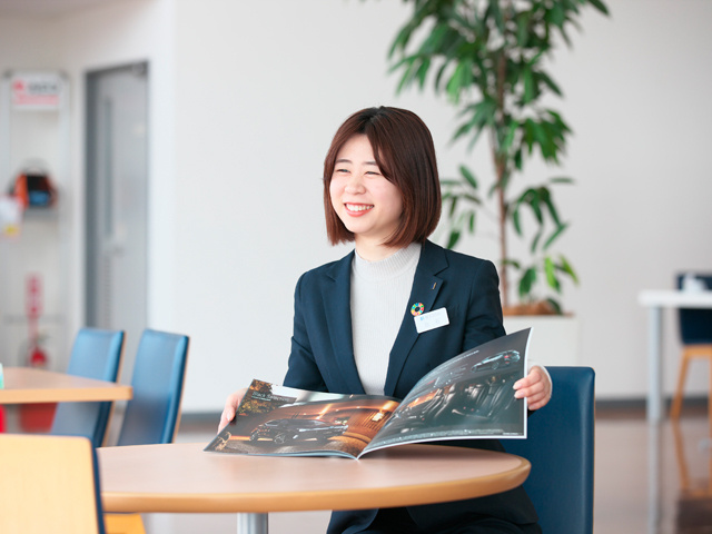 富士スバル/女性スタッフ