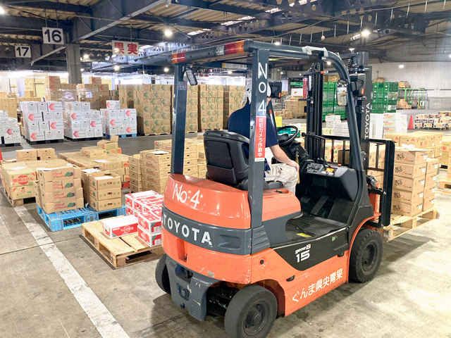 ぐんま県央青果／フォークリフトスタッフ写真
