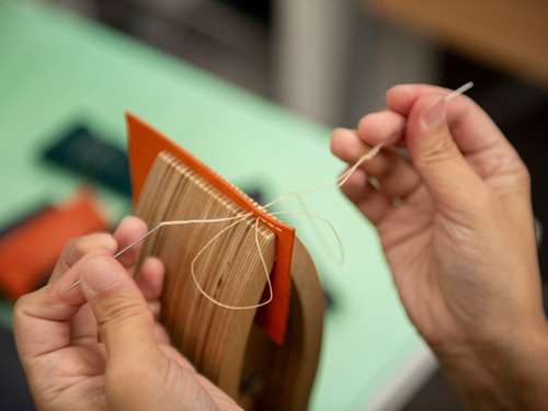 アピール画像1／作業する利用者の方／G&amp;Gパズルワークス