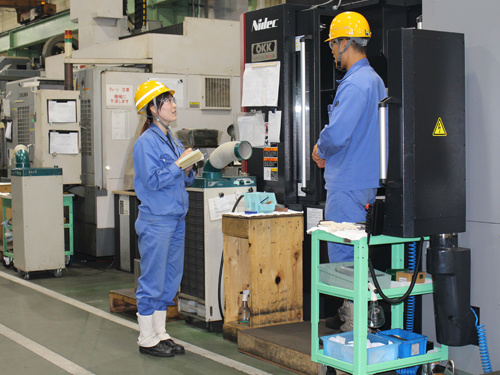 大阪富士工業 作業風景