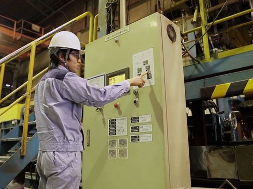 大阪富士工業 作業風景