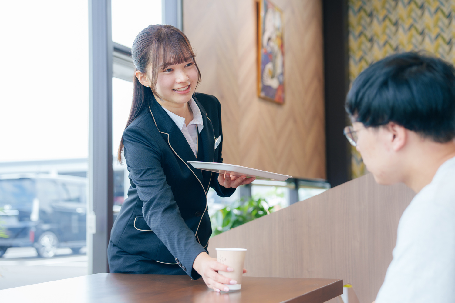 女性スタッフ