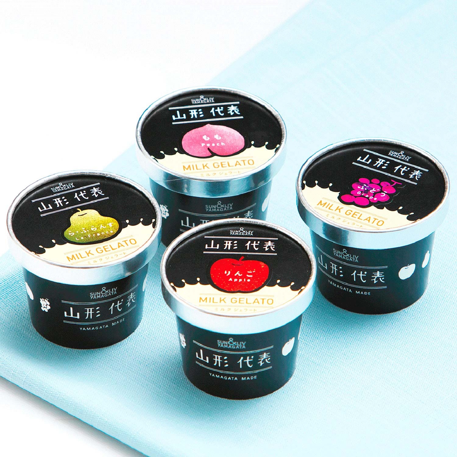 果汁を使用した4種類のカップジェラートの写真