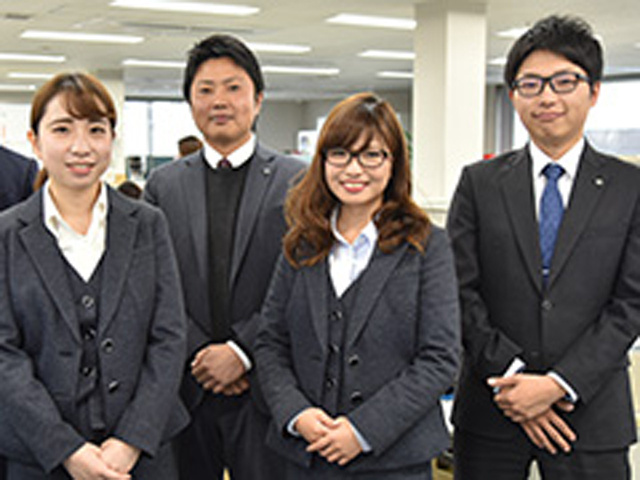 成電社　男女社員