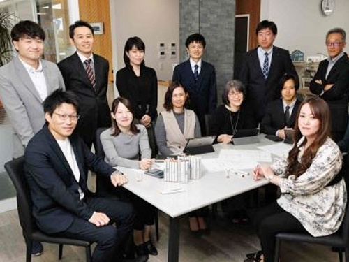 スタッフ集合写真