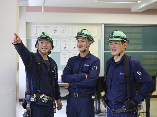 新越工業_社員3名