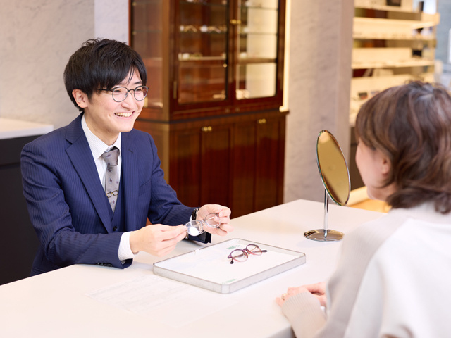 オグラ眼鏡店　男性接客