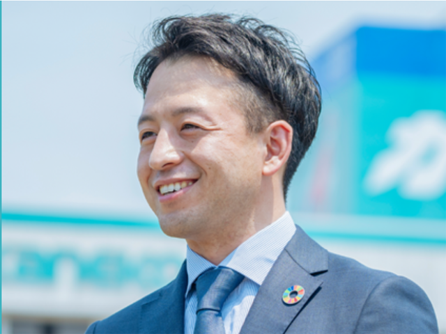 スーツ男性
