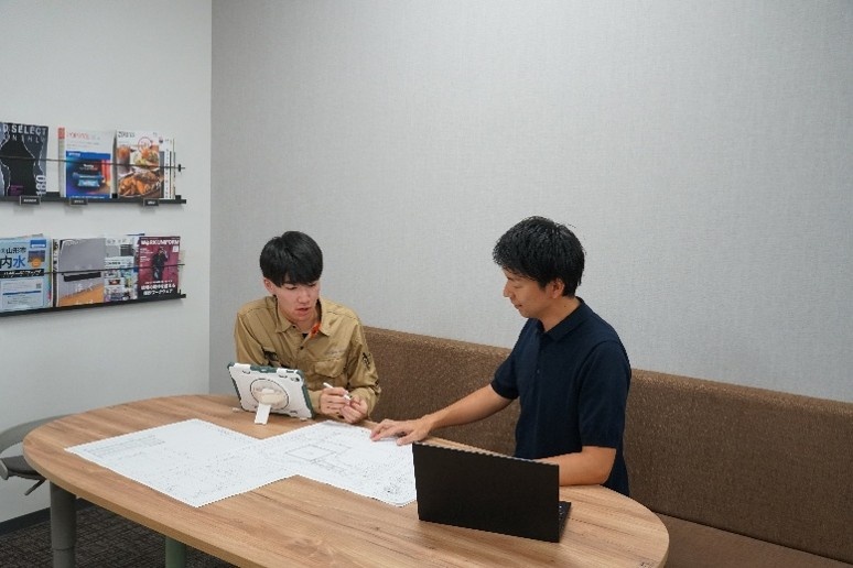 山新建装男性スタッフ