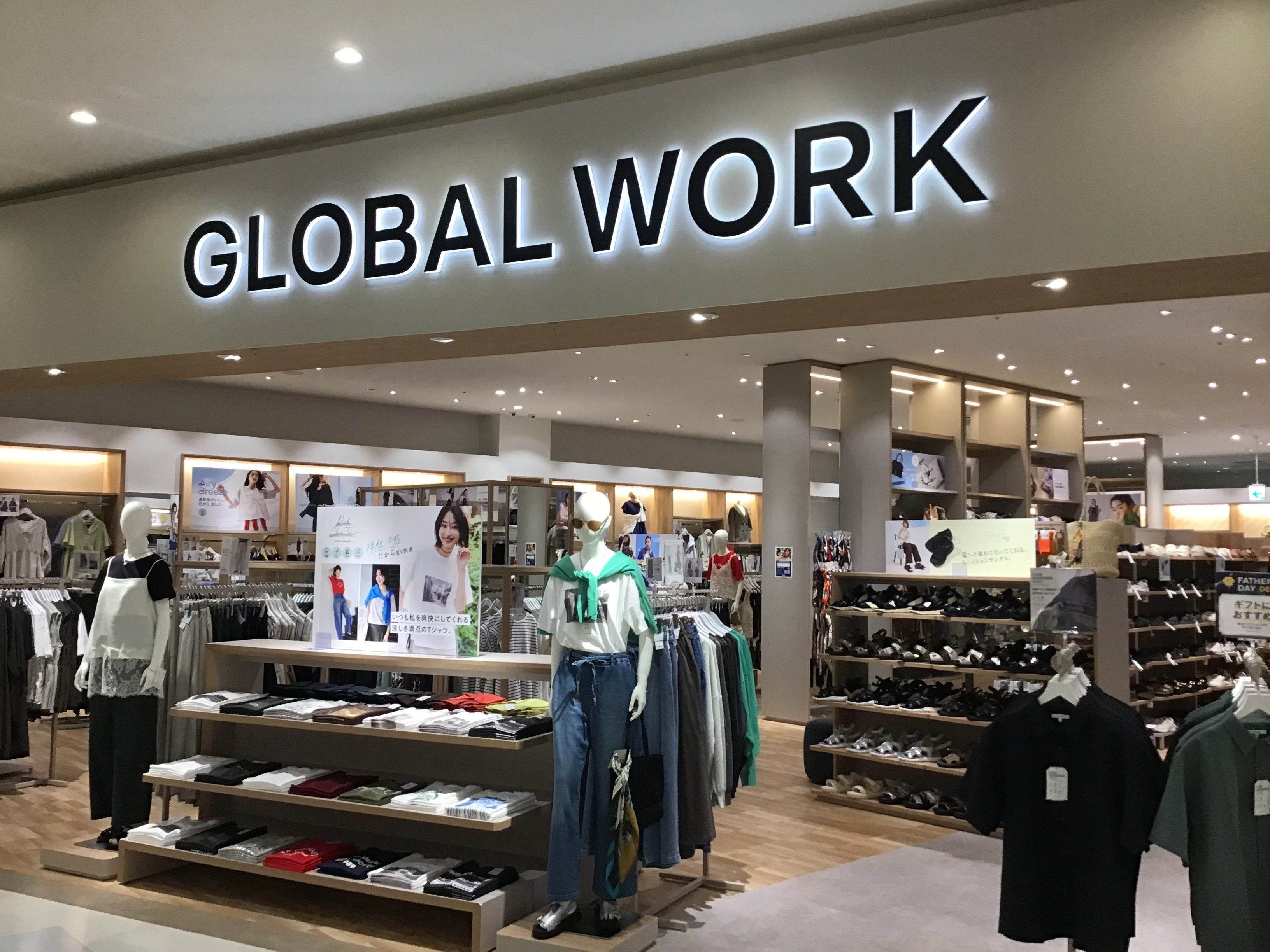 グローバルワーク店内画像