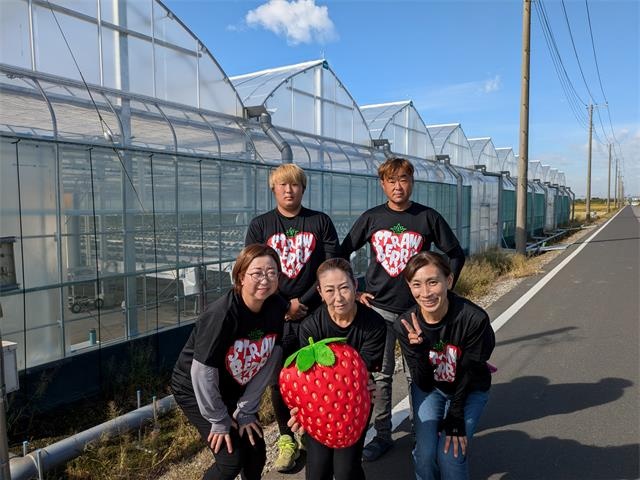 いちご農家さんとビニールハウス