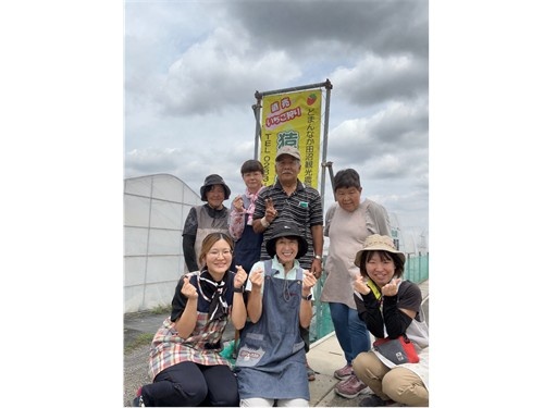ビニールハウスと農家さん