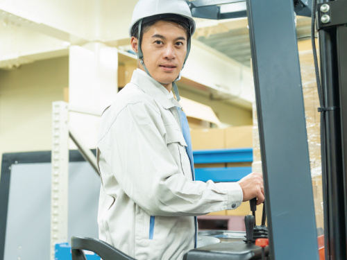 リーチフォークリフトオペレーターの写真