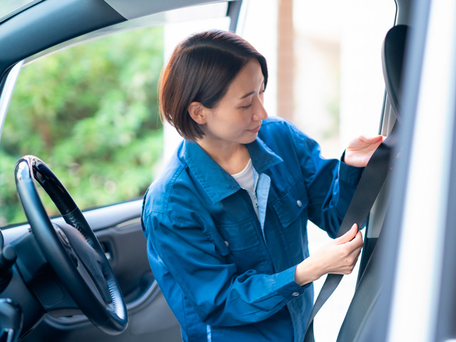 女性作業スタッフ