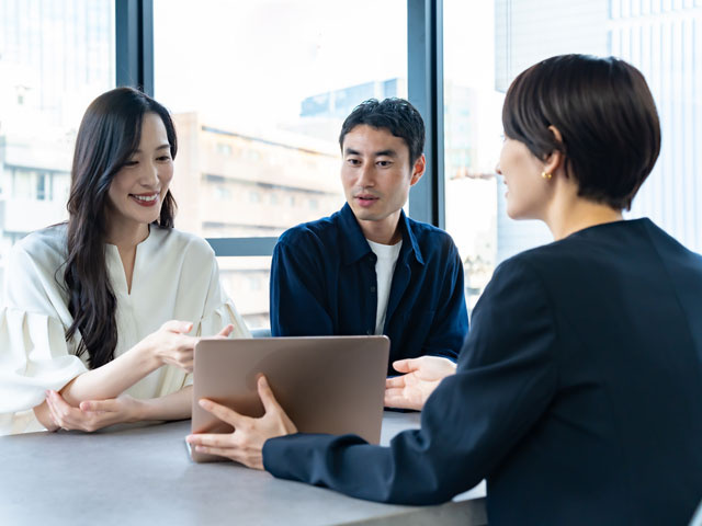 案内受付スタッフ