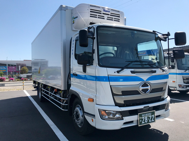 トラックの写真