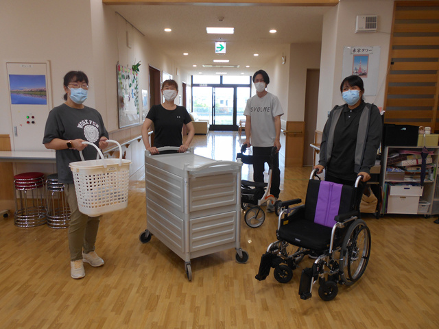 職員たちの集合写真