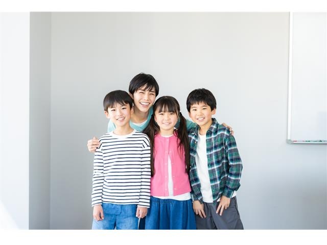 生徒と女性