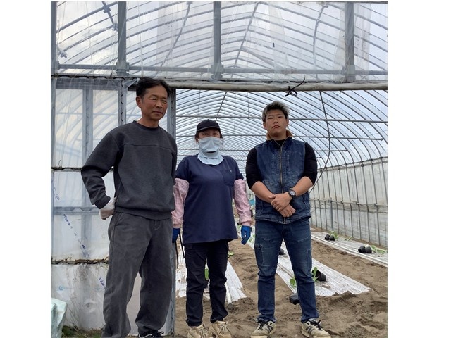 ビニールハウスと農家さん