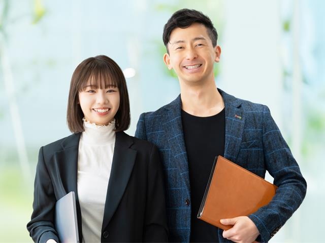 オフィスカジュアル男女