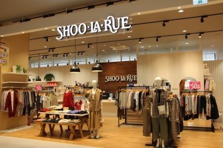 アパレル販売スタッフ　SHOO・LA・RUE（シューラルー）