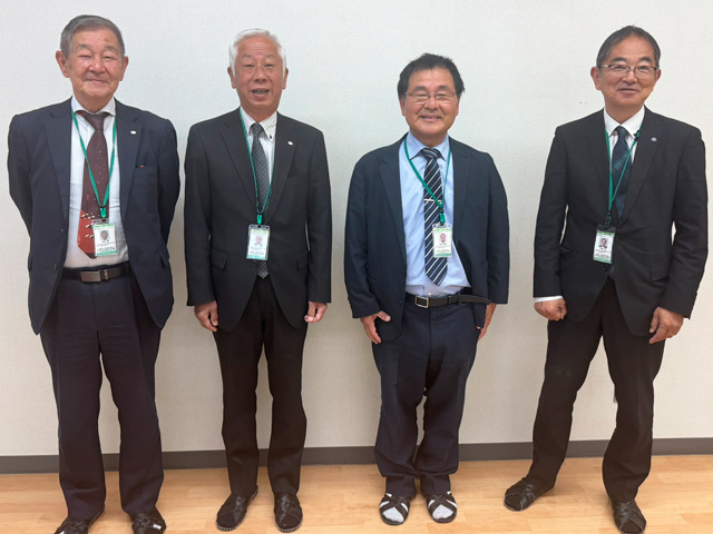 シニア世代の営業スタッフ