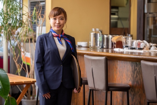 配膳正社員