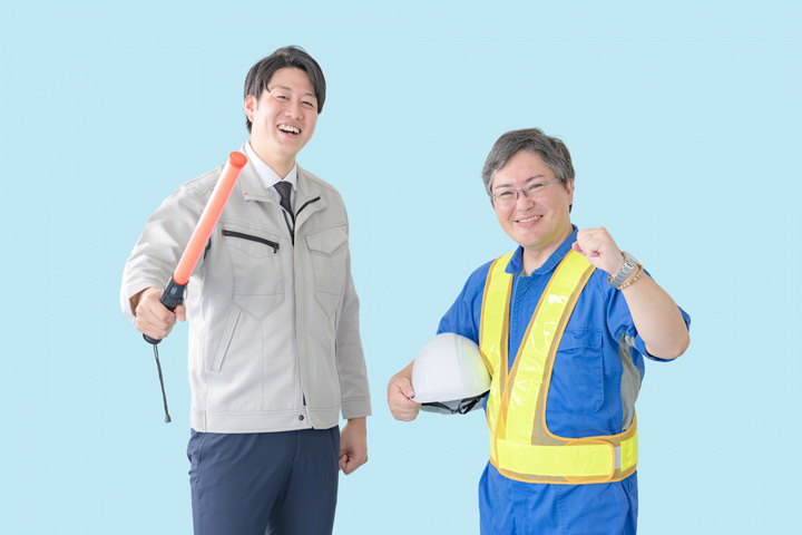 交通誘導警備員　男性写真