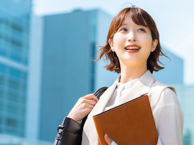 営業の女性