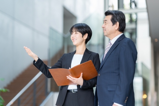 営業社員