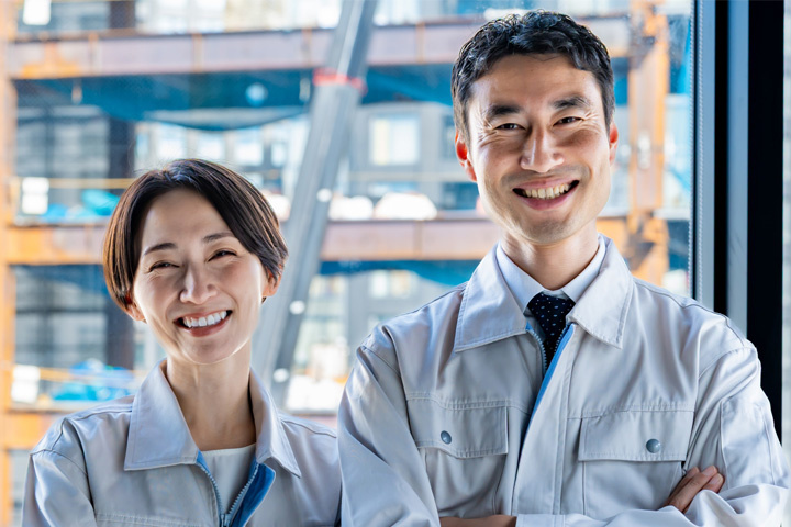 作業服のスタッフ写真