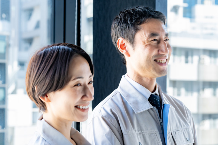 作業服のスタッフ写真