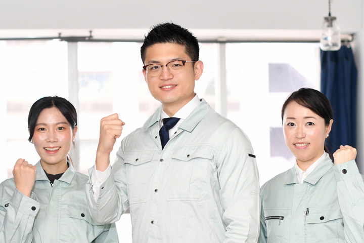 作業服のスタッフ写真