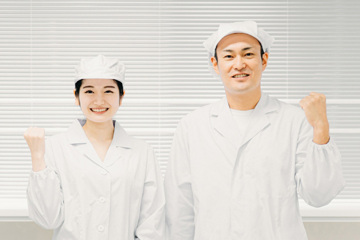 クリーンスーツのスタッフ写真