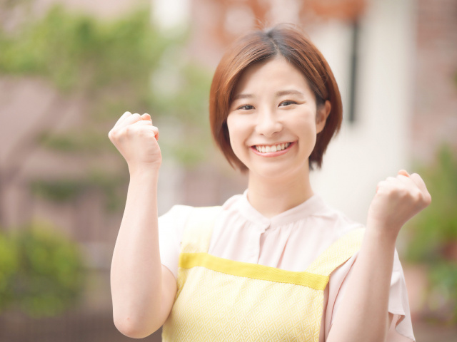 イメージ写真(エプロン女性)