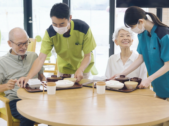 ホールスタッフ／セービング