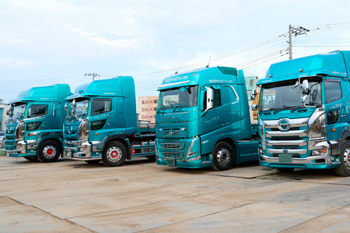 トラックの写真