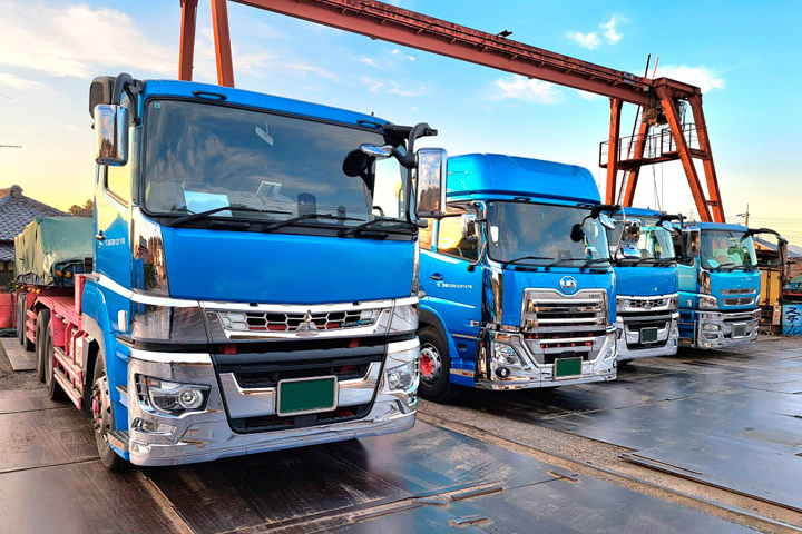 青山運送のトレーラー写真