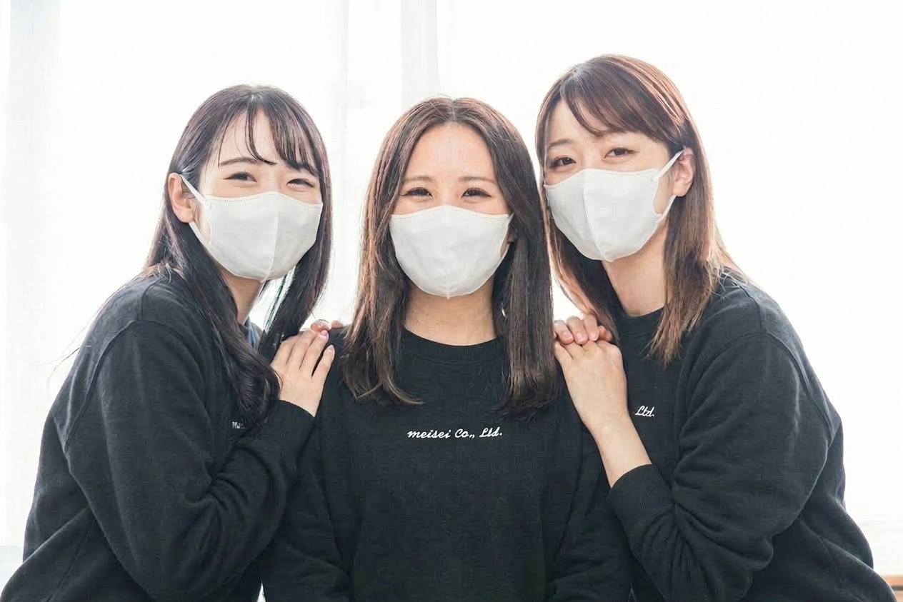 明成-女性３名