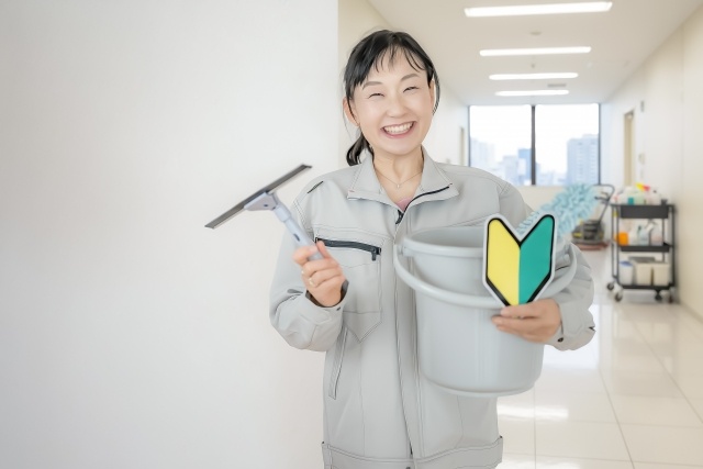 オフィスビル女性②