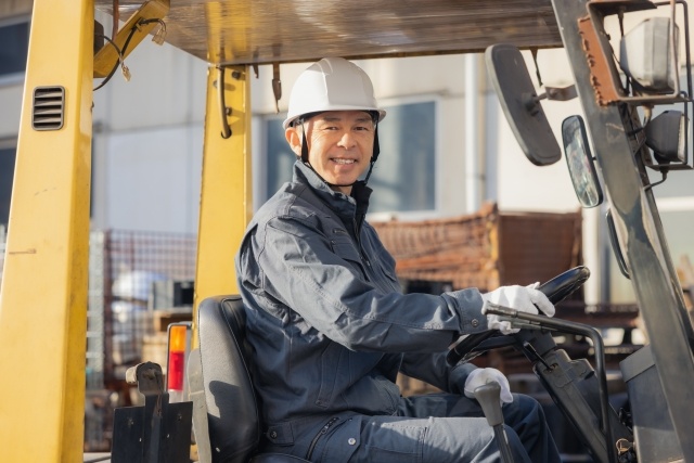 カウンターフォーク作業員02