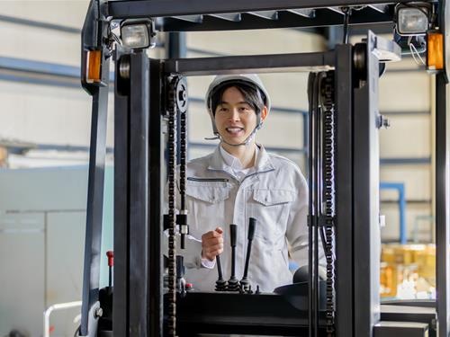 リーチフォークリフト作業