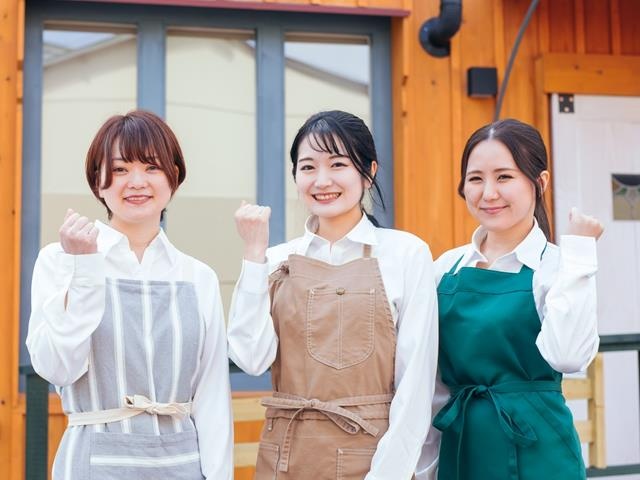 テーマパークのレジ・受付スタッフ